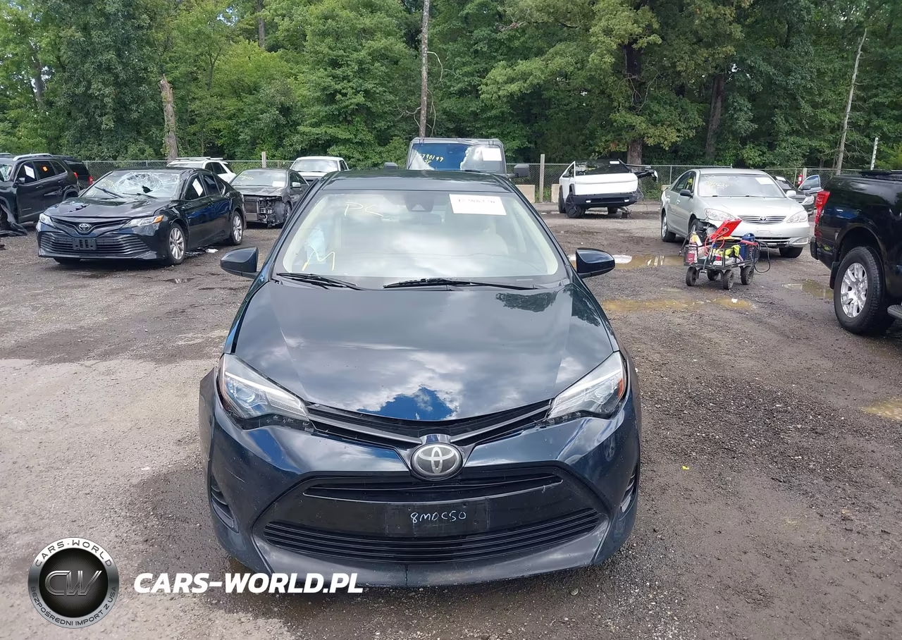 2018 Toyota Corolla Le VIN:2T1BURHE3JC991185 - 12
