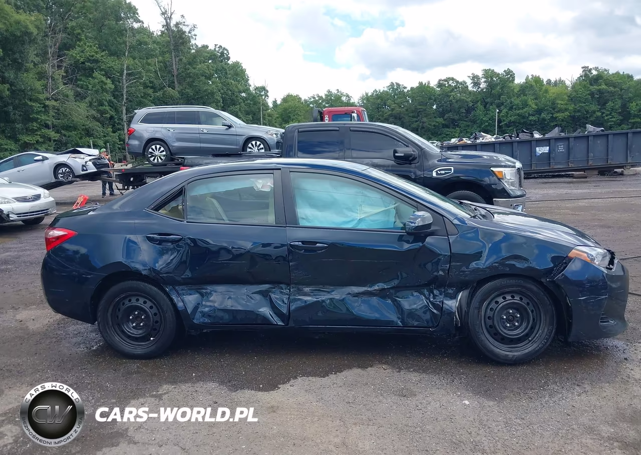 2018 Toyota Corolla Le VIN:2T1BURHE3JC991185 - 13