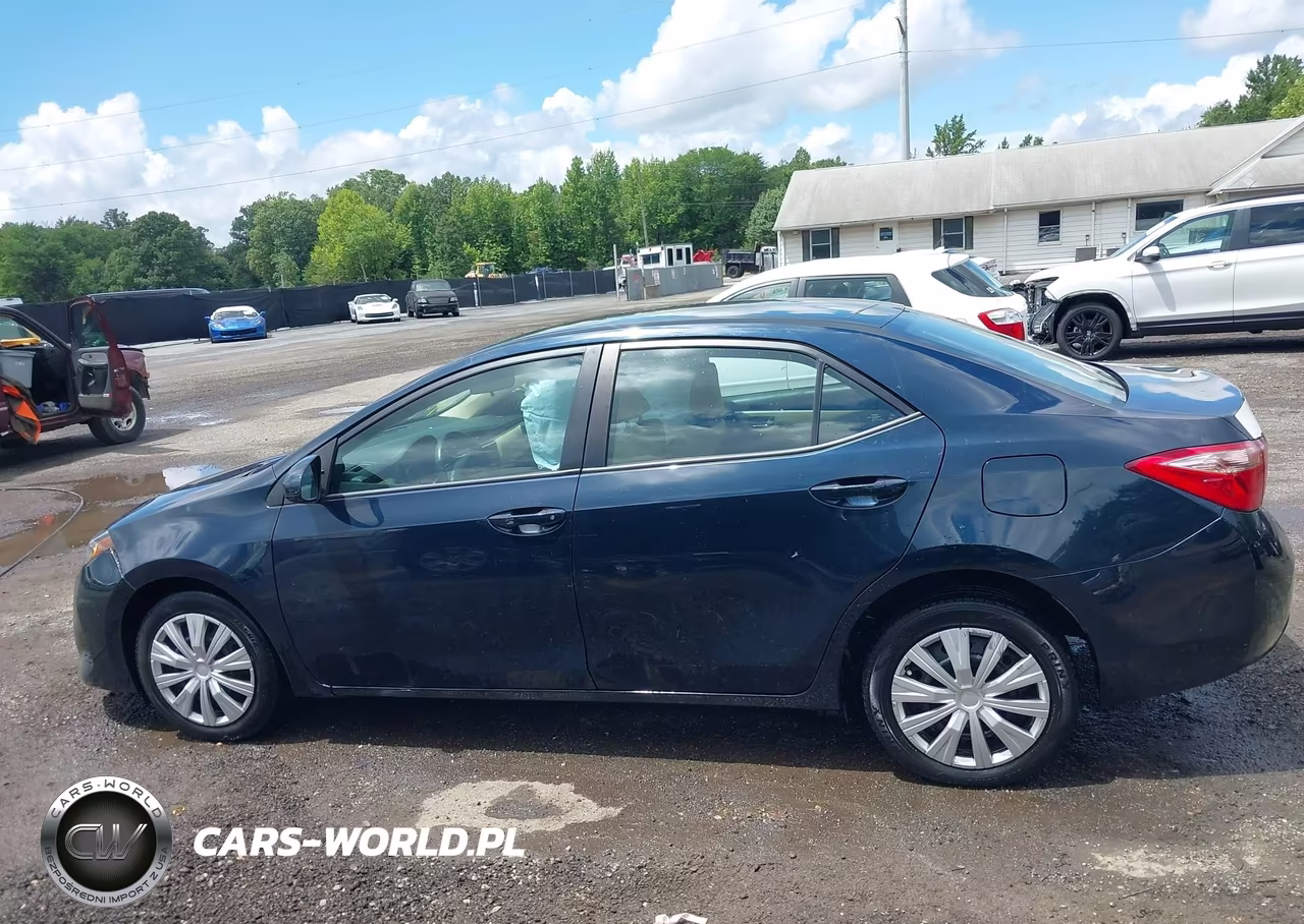 2018 Toyota Corolla Le VIN:2T1BURHE3JC991185 - 14