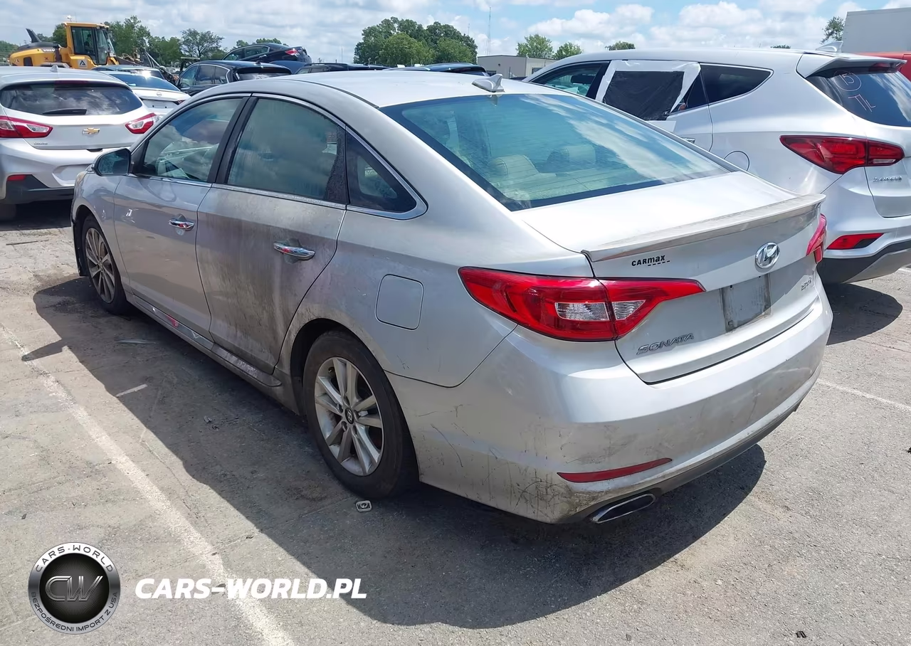 2015 Hyundai Sonata Sport VIN:5NPE34AF0FH077082 - 3