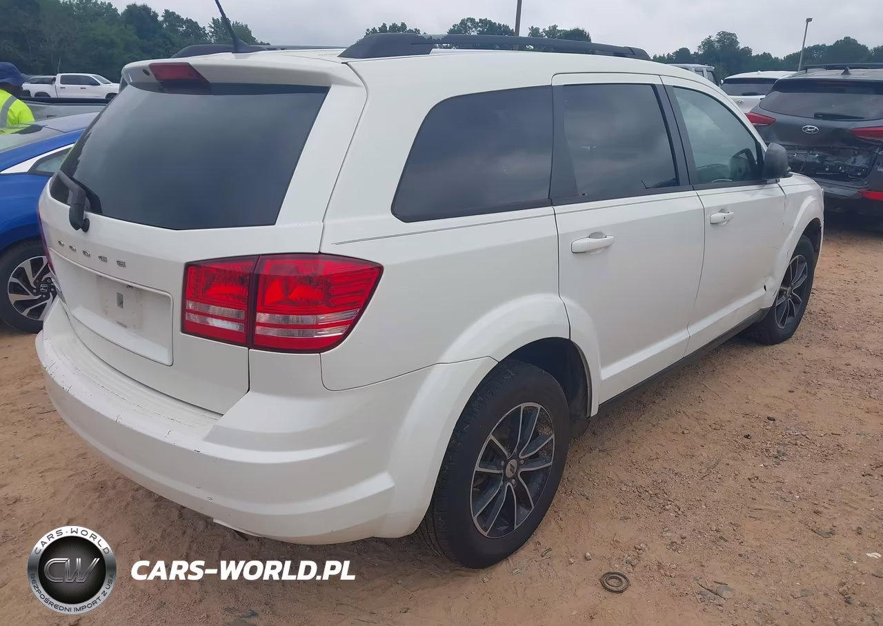 2018 Dodge Journey Se VIN:3C4PDCAB2JT295532 - 4