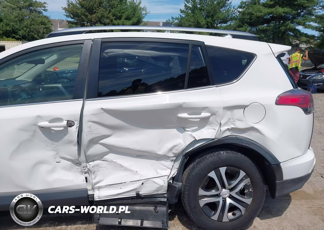 2017 Toyota Rav4 Le VIN:JTMBFREV5HJ145167 - 6