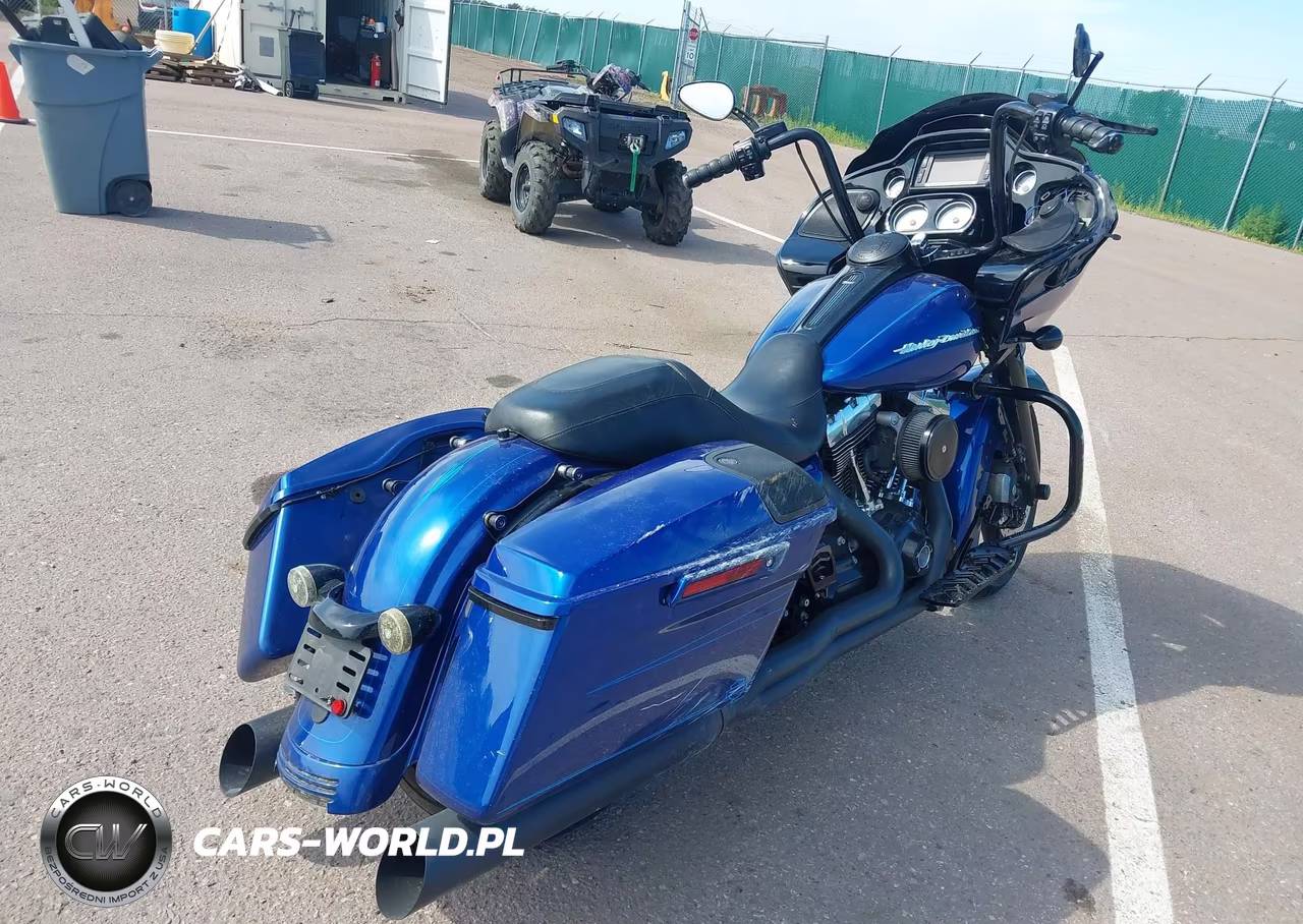 2015 Harley-Davidson Fltrxs Road Glide Special VIN:1HD1KTM14FB680449 - 4