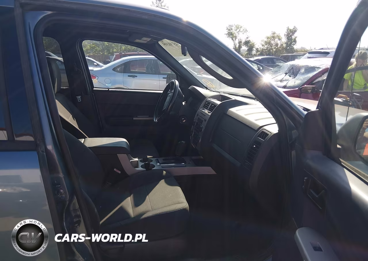 2010 Ford Escape Xlt VIN:1FMCU0D71AKD43491 - 5