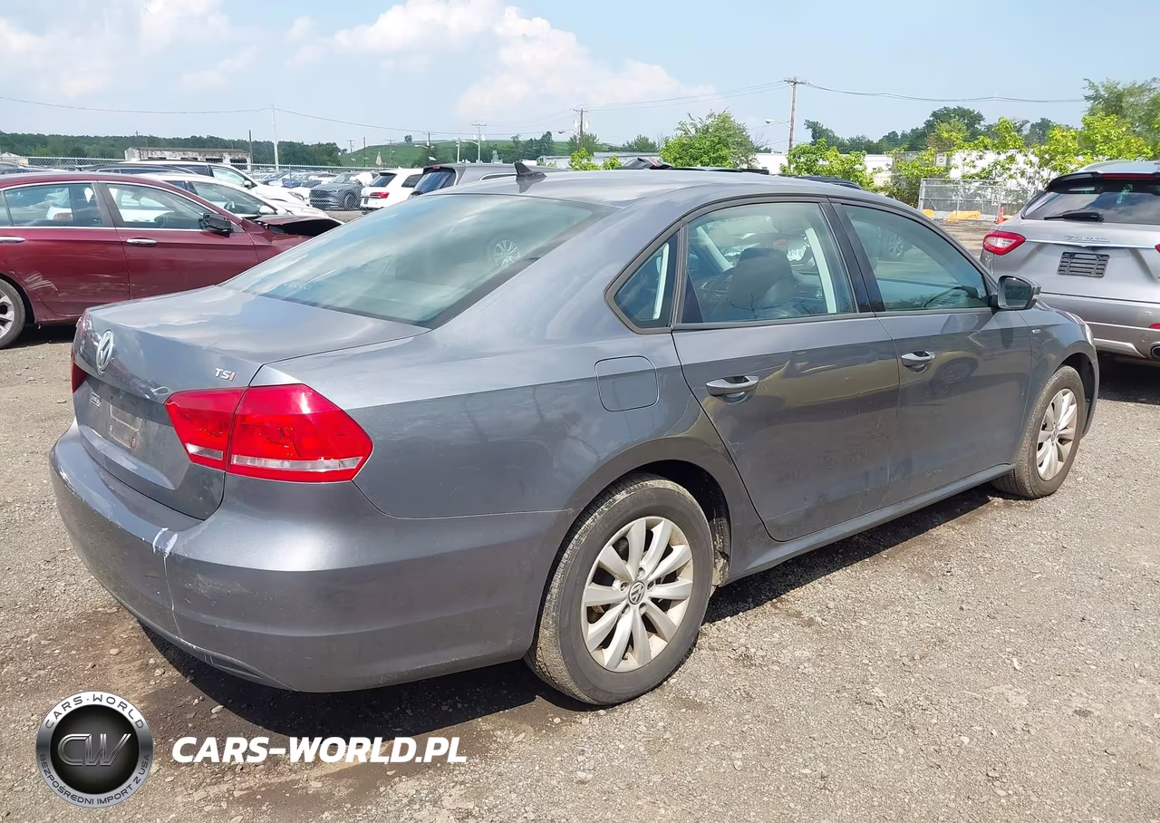 2014 Volkswagen Passat 1.8T Wolfsburg Edition VIN:1VWAT7A36EC103083 - 4