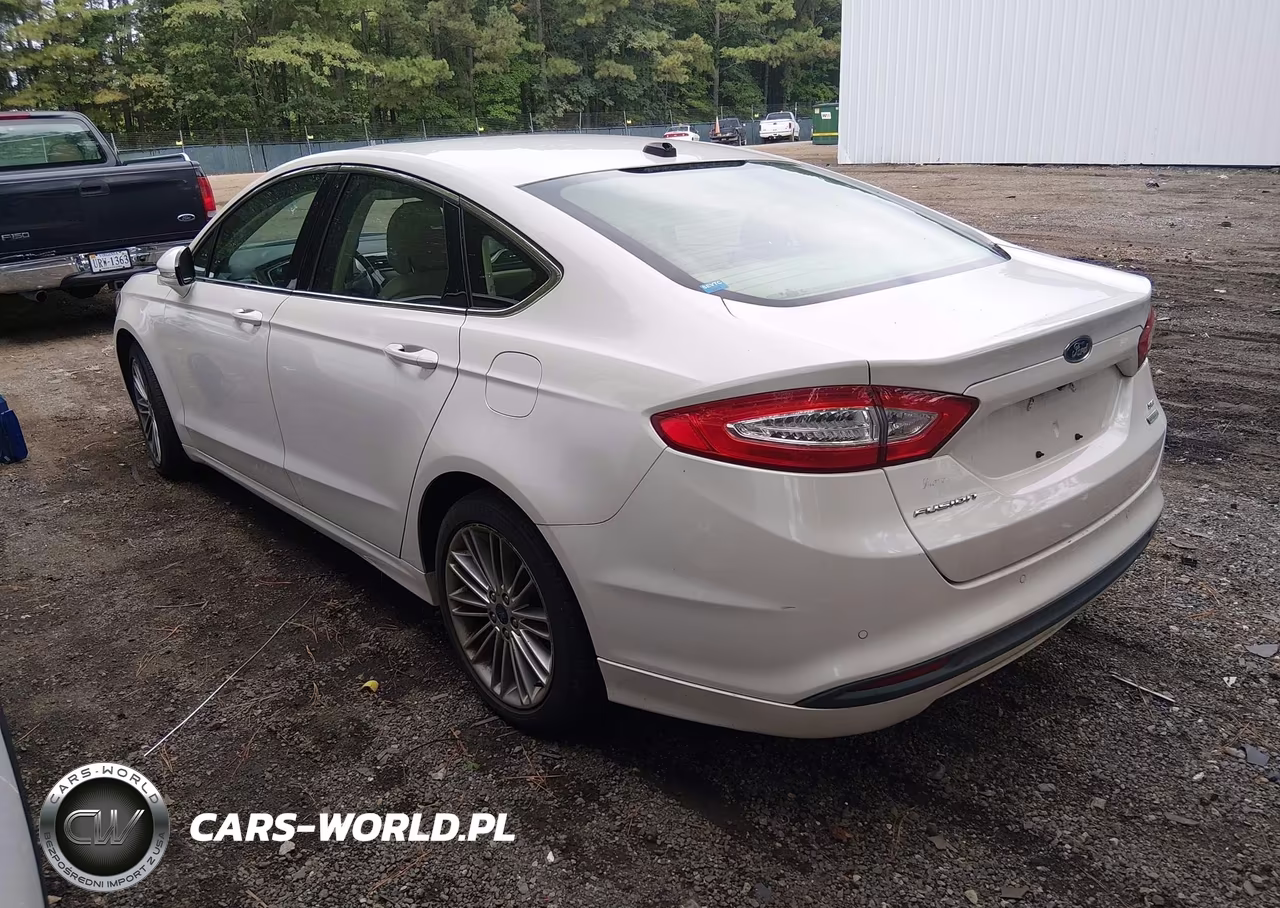 2013 Ford Fusion Se VIN:3FA6P0HR4DR319437 - 3