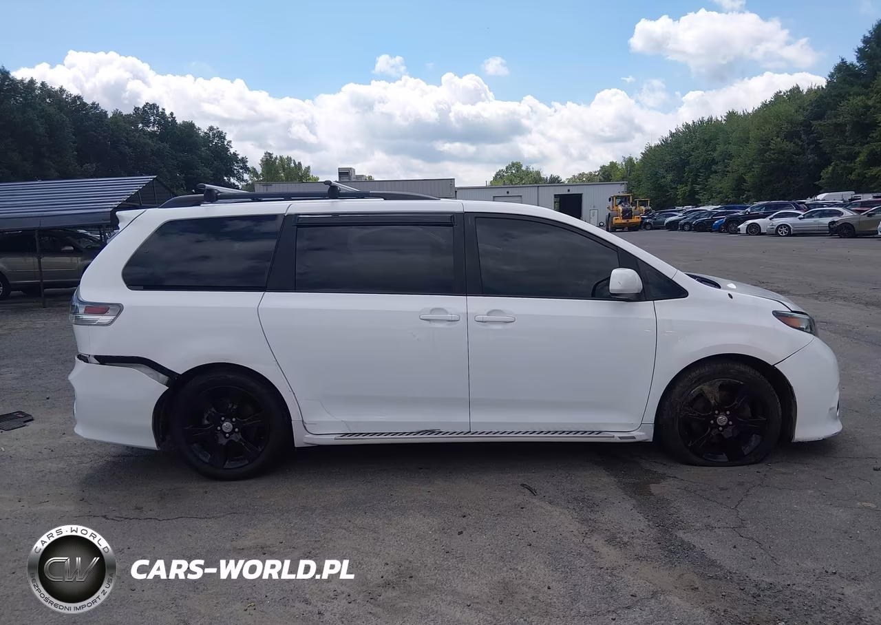 2011 Toyota Sienna Se VIN:5TDXK3DC3BS105971 - 13