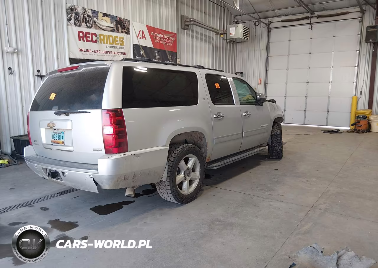 2010 Chevrolet Suburban 1500 Ltz VIN:1GNUKKE34AR169730 - 4