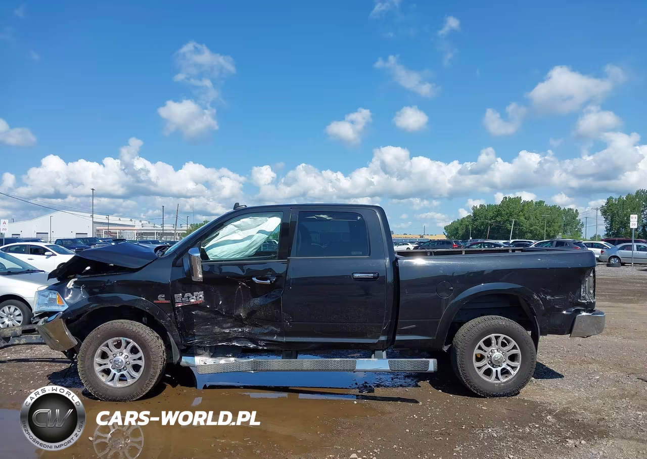 2018 Ram 2500 Laramie 4X4 6'4 Box VIN:3C6UR5FLXJG258133 - 15