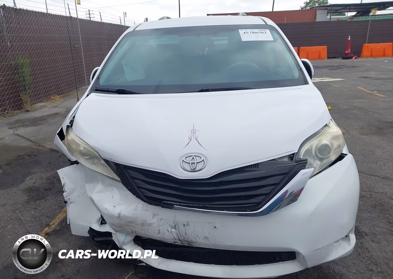 2013 Toyota Sienna Le V6 8 Passenger VIN:5TDKK3DC5DS369822 - 13