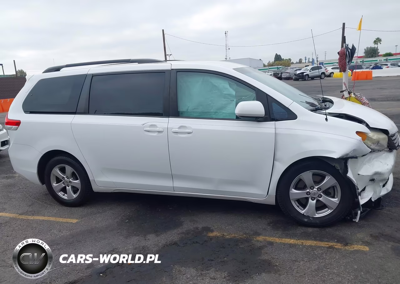 2013 Toyota Sienna Le V6 8 Passenger VIN:5TDKK3DC5DS369822 - 14