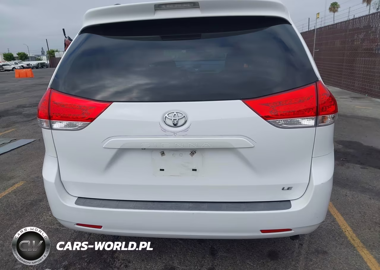 2013 Toyota Sienna Le V6 8 Passenger VIN:5TDKK3DC5DS369822 - 17