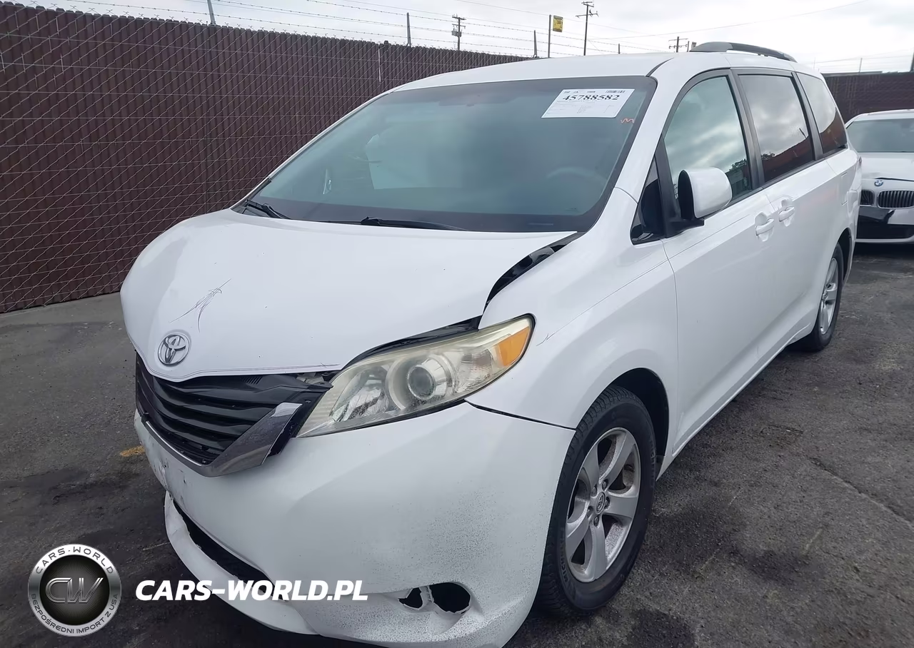 2013 Toyota Sienna Le V6 8 Passenger VIN:5TDKK3DC5DS369822 - 2