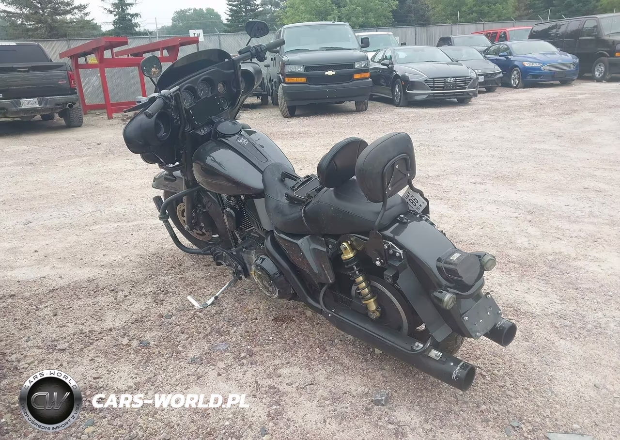 2008 Harley-Davidson Flhtcui VIN:1HD1FC4188Y609355 - 3