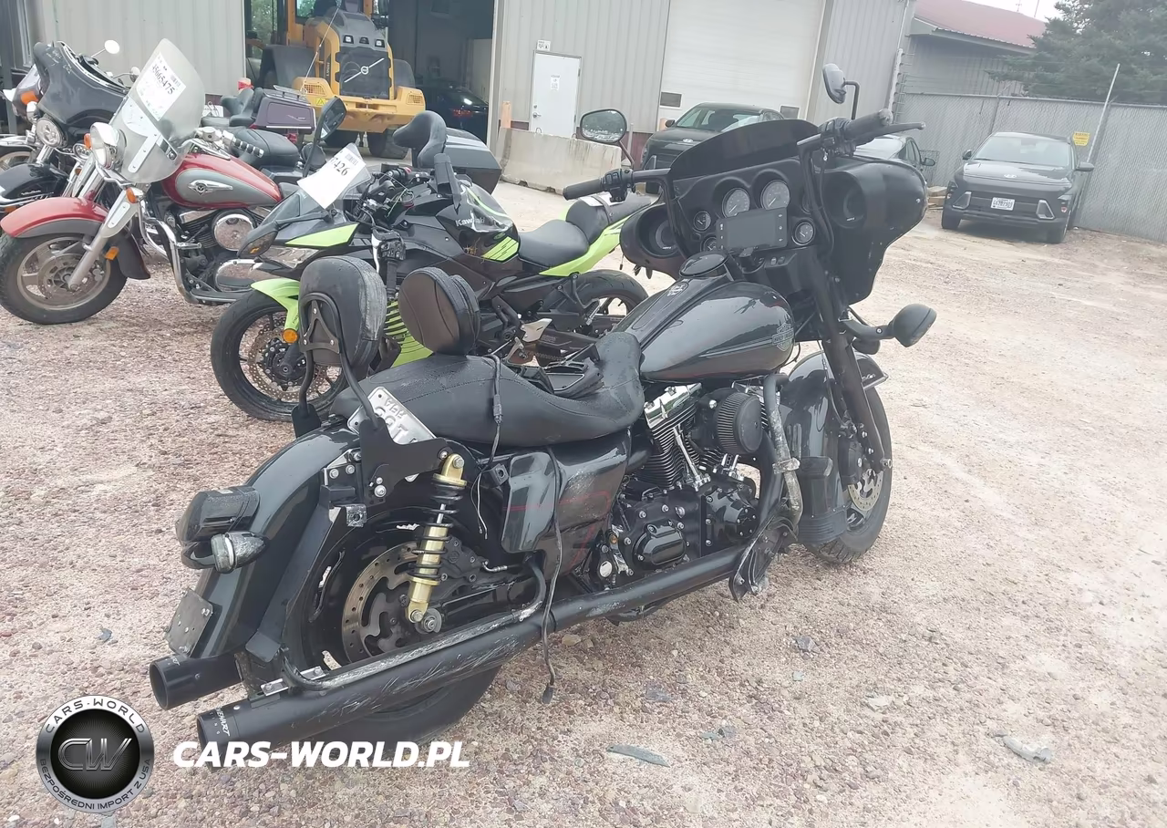 2008 Harley-Davidson Flhtcui VIN:1HD1FC4188Y609355 - 4