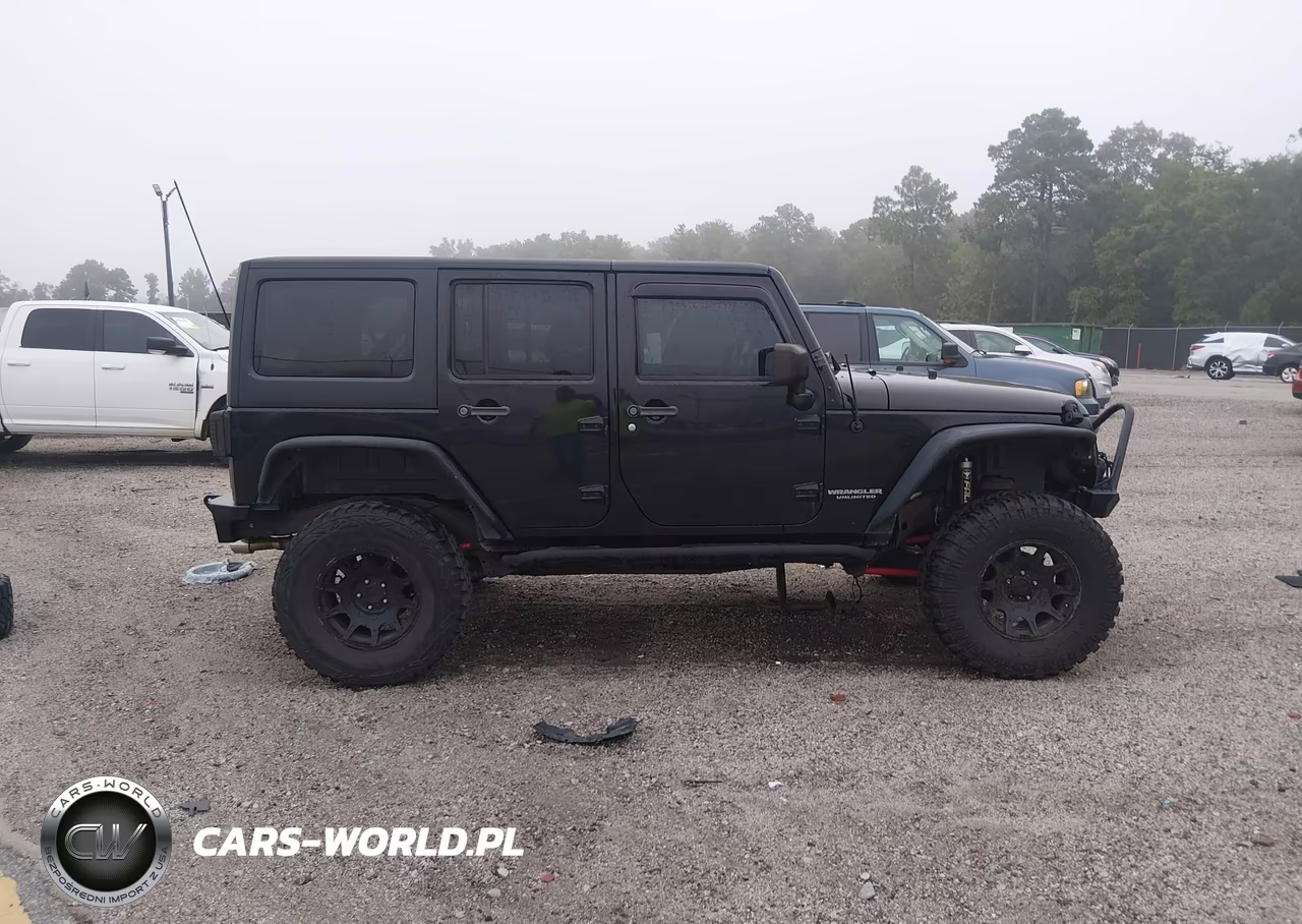 2015 Jeep Wrangler Unlimited Sport VIN:1C4BJWDG5FL579820 - 13