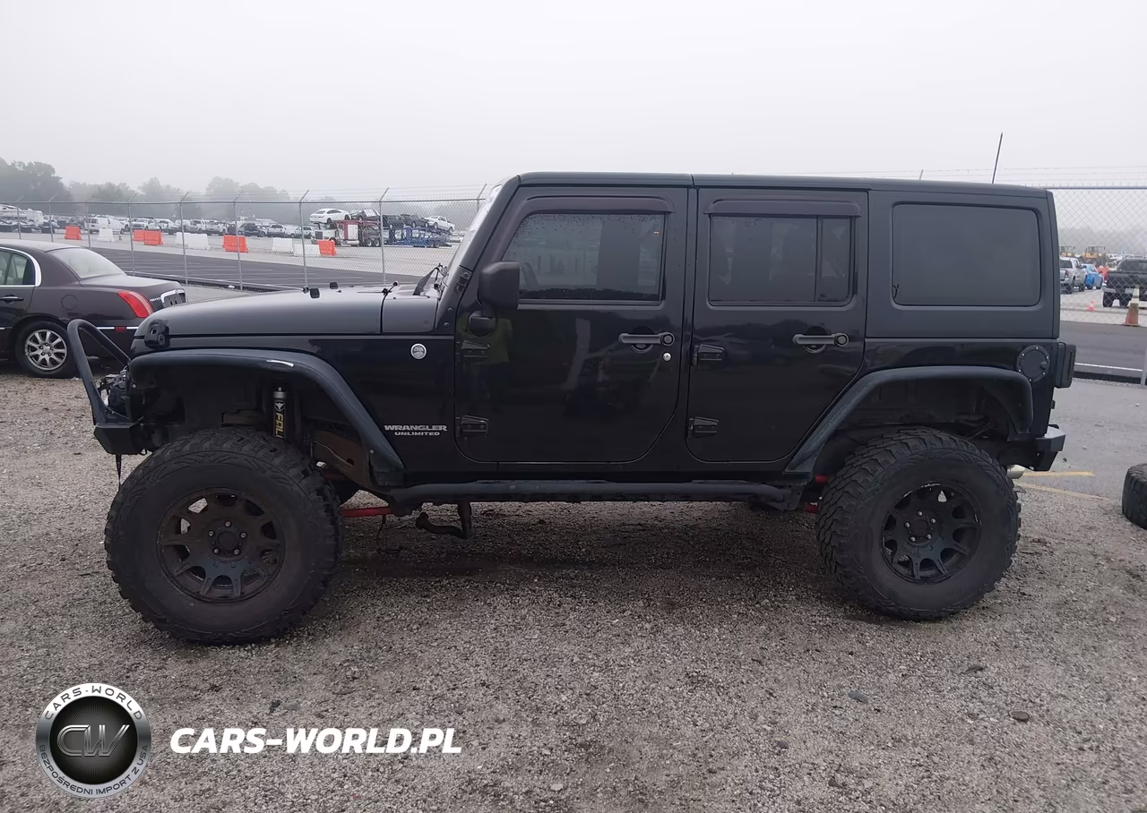 2015 Jeep Wrangler Unlimited Sport VIN:1C4BJWDG5FL579820 - 14