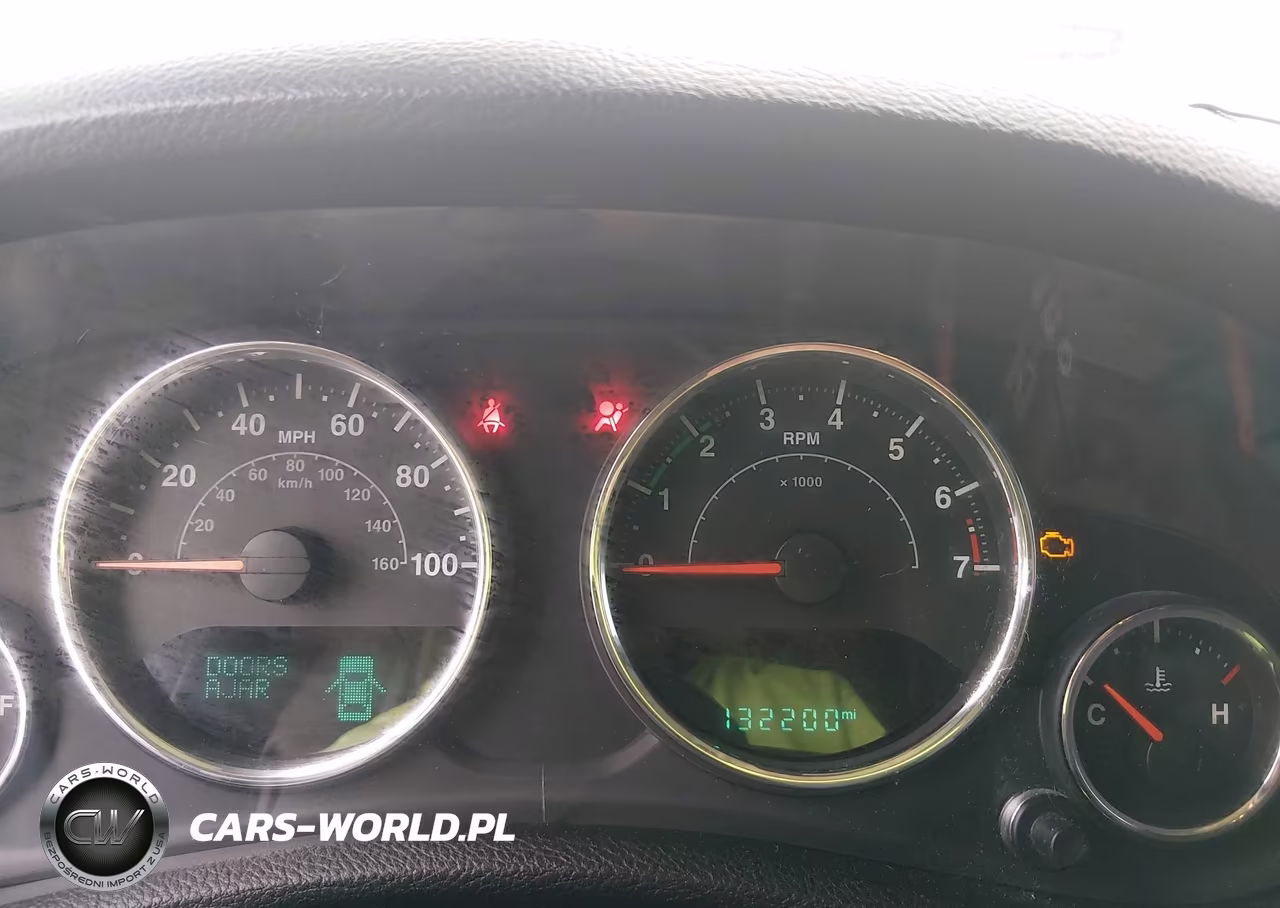 2015 Jeep Wrangler Unlimited Sport VIN:1C4BJWDG5FL579820 - 7