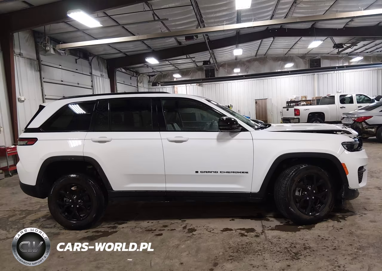 2024 Jeep Grand Cherokee Altitude 4X4 VIN:1C4RJHAG0R8605679 - 14