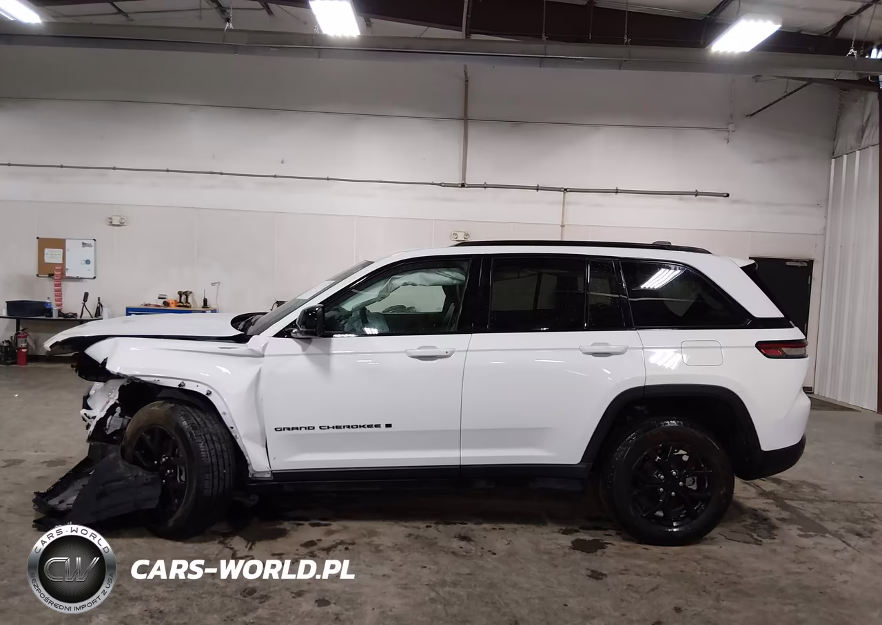 2024 Jeep Grand Cherokee Altitude 4X4 VIN:1C4RJHAG0R8605679 - 15