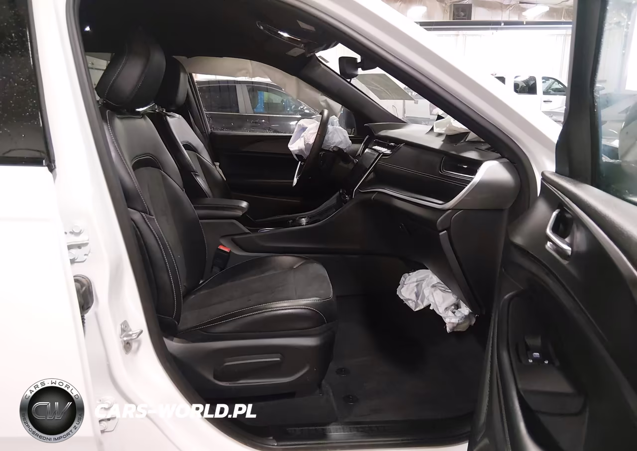 2024 Jeep Grand Cherokee Altitude 4X4 VIN:1C4RJHAG0R8605679 - 5