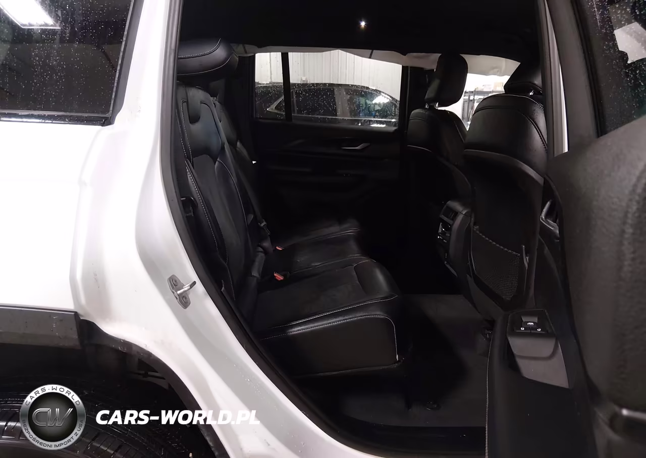 2024 Jeep Grand Cherokee Altitude 4X4 VIN:1C4RJHAG0R8605679 - 8