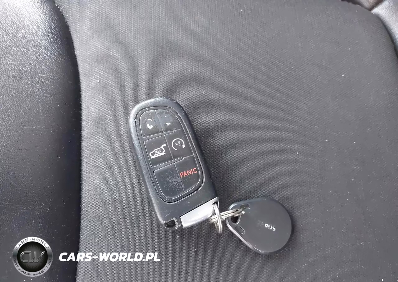 2019 Jeep Cherokee Altitude 4X4 VIN:1C4PJMLB5KD362840 - 11