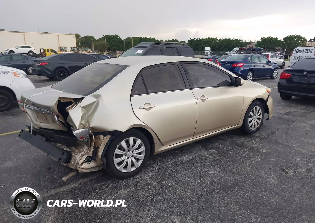 2013 Toyota Corolla Le VIN:2T1BU4EE7DC977303 - 4
