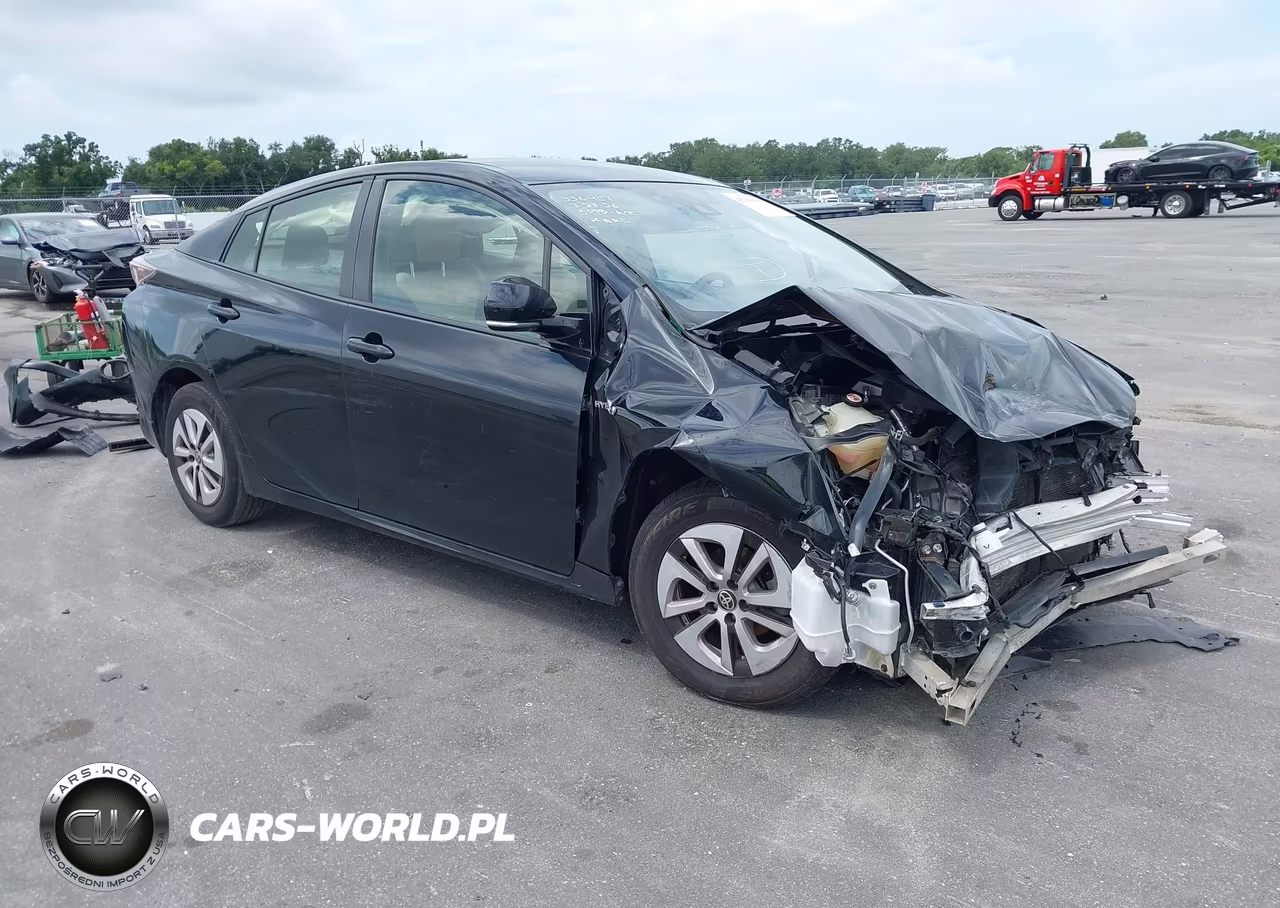 2018 Toyota Prius Three – zdjęcie 1 z 17