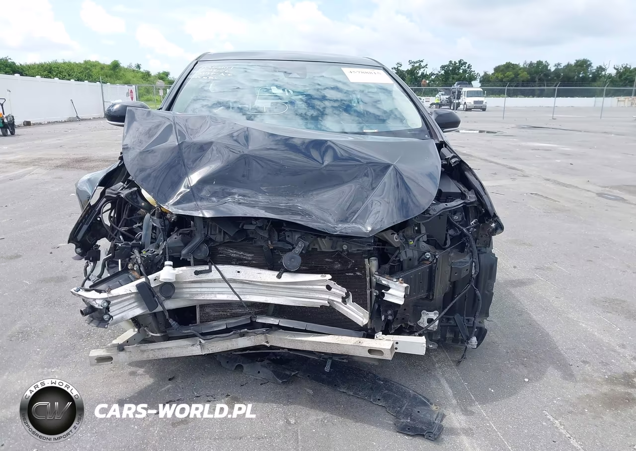 2018 Toyota Prius Three VIN:JTDKARFU4J3549382 - 13
