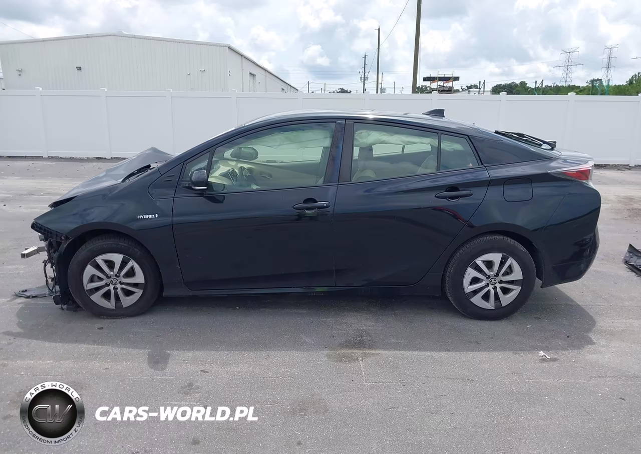 2018 Toyota Prius Three VIN:JTDKARFU4J3549382 - 15