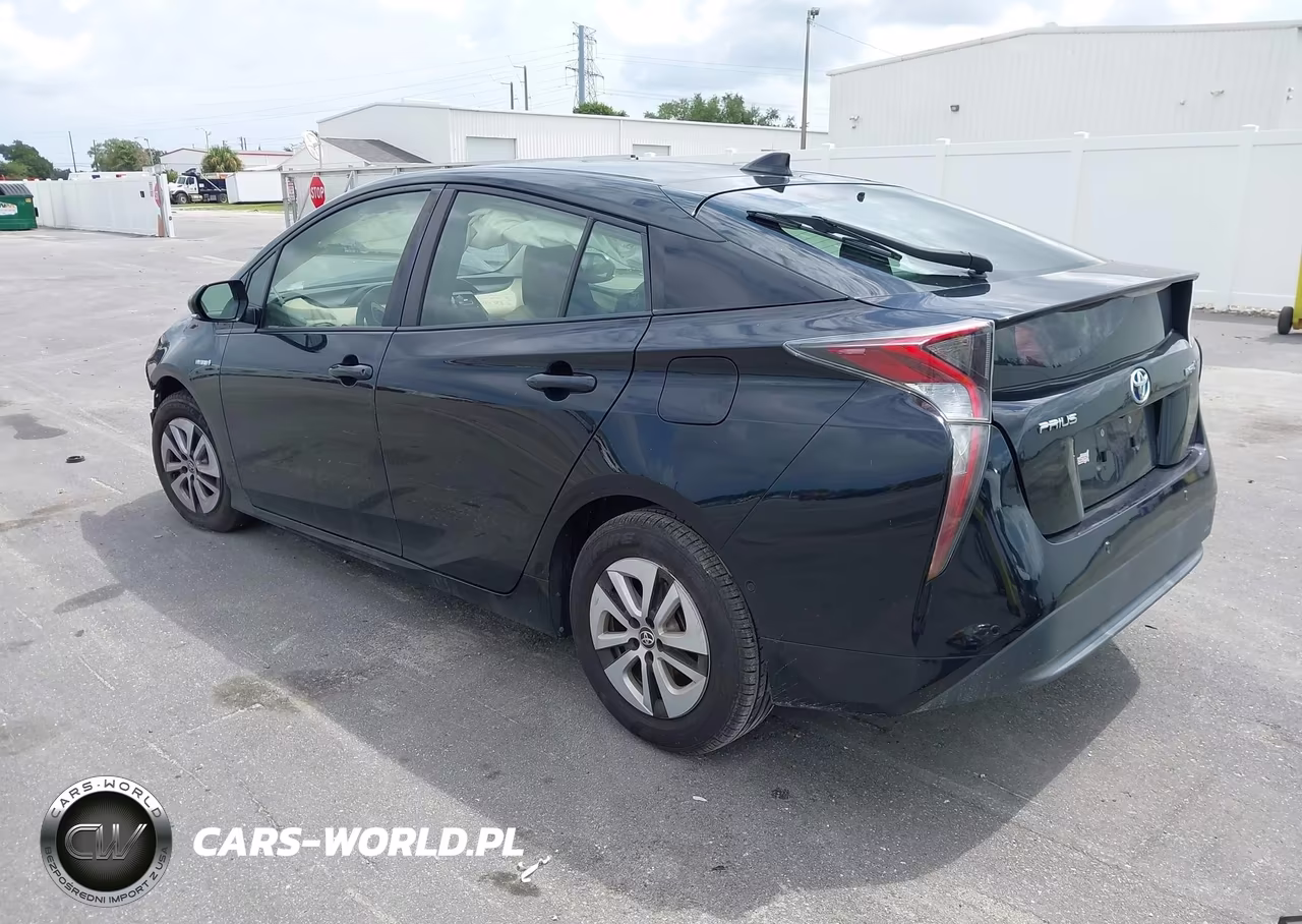 2018 Toyota Prius Three VIN:JTDKARFU4J3549382 - 3