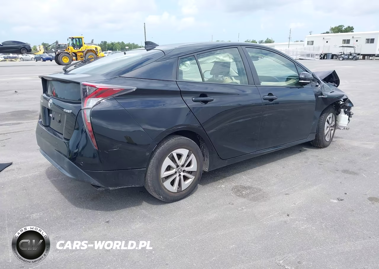 2018 Toyota Prius Three VIN:JTDKARFU4J3549382 - 4
