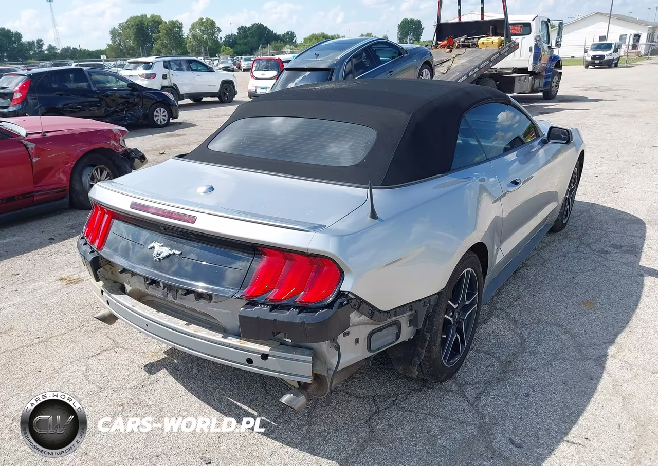 2020 Ford Mustang Ecoboost Premium VIN:1FATP8UH5L5138783 - 4