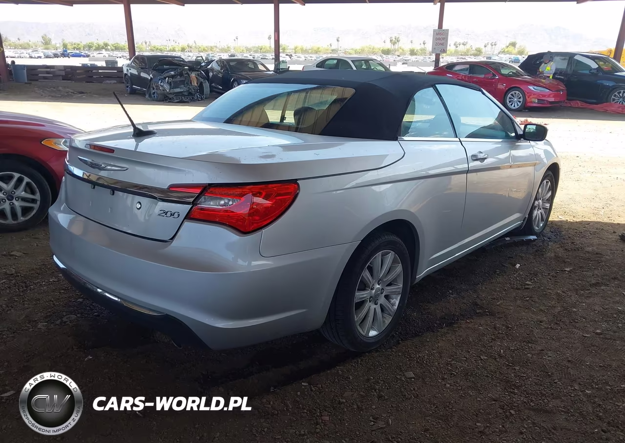 2011 Chrysler 200 Touring VIN:1C3BC2EG4BN620488 - 4