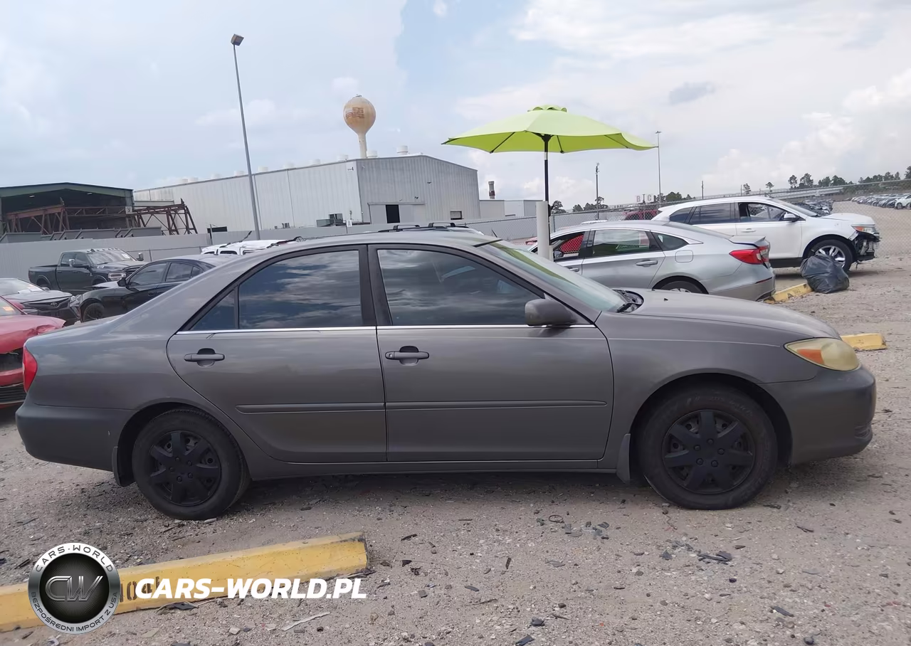 2003 Toyota Camry Le VIN:4T1BE32K83U646261 - 13