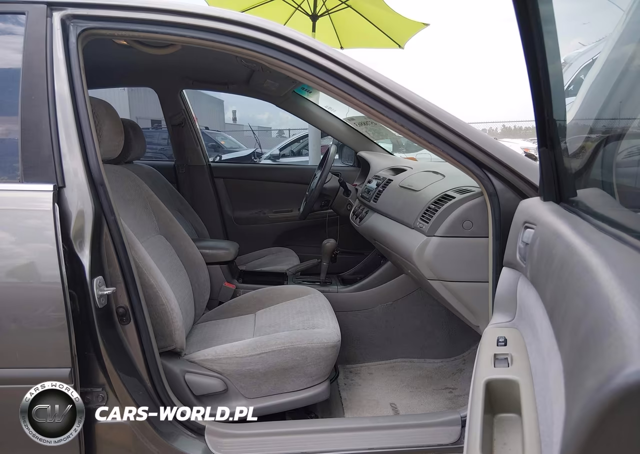 2003 Toyota Camry Le VIN:4T1BE32K83U646261 - 5