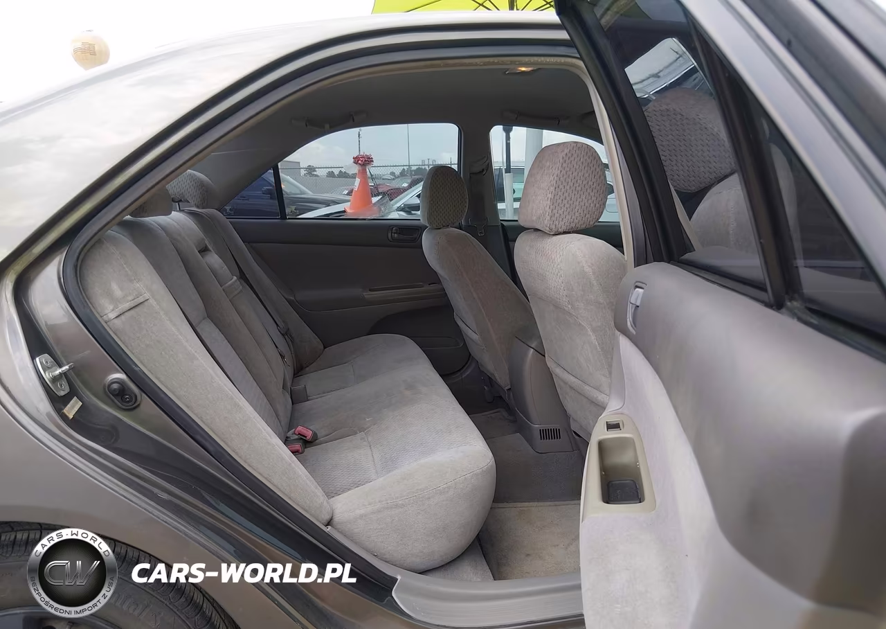 2003 Toyota Camry Le VIN:4T1BE32K83U646261 - 8