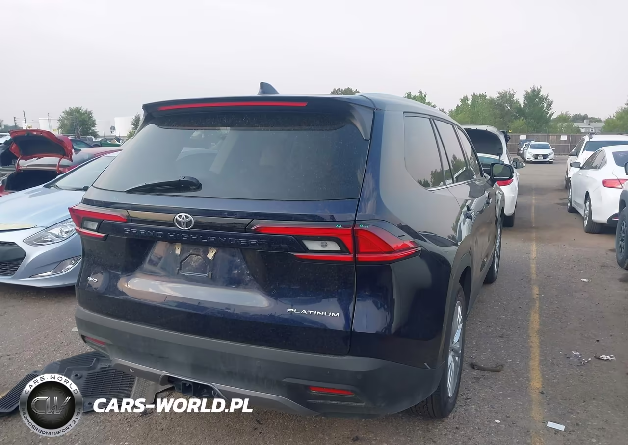 2026 Toyota Grand Highlander Platinum VIN:5TDAAAB5XTS122298 - 4