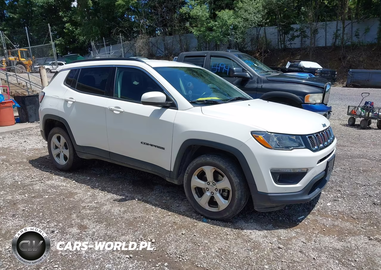2018 Jeep Compass Latitude 4X4 – zdjęcie 1 z 16