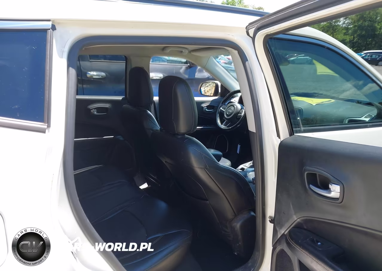 2018 Jeep Compass Latitude 4X4 VIN:3C4NJDBB7JT114042 - 8