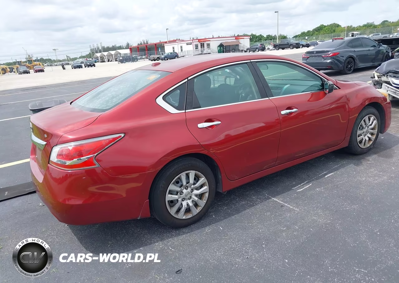 2015 Nissan Altima 2.5 S VIN:1N4AL3AP0FC103828 - 4