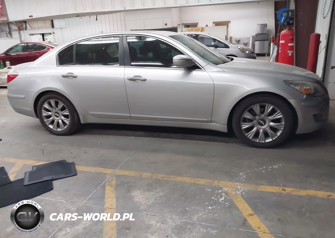 2011 Hyundai Genesis 3.8 VIN:KMHGC4DE2BU117685 - 13