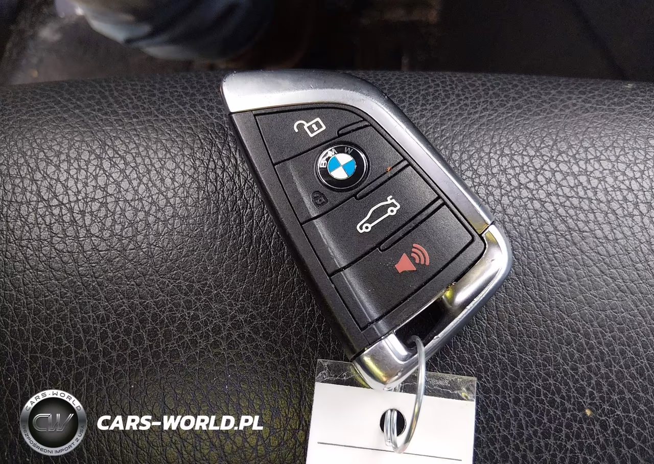 2018 BMW X6 VIN:5UXKU6C53J0Z66608 - 11