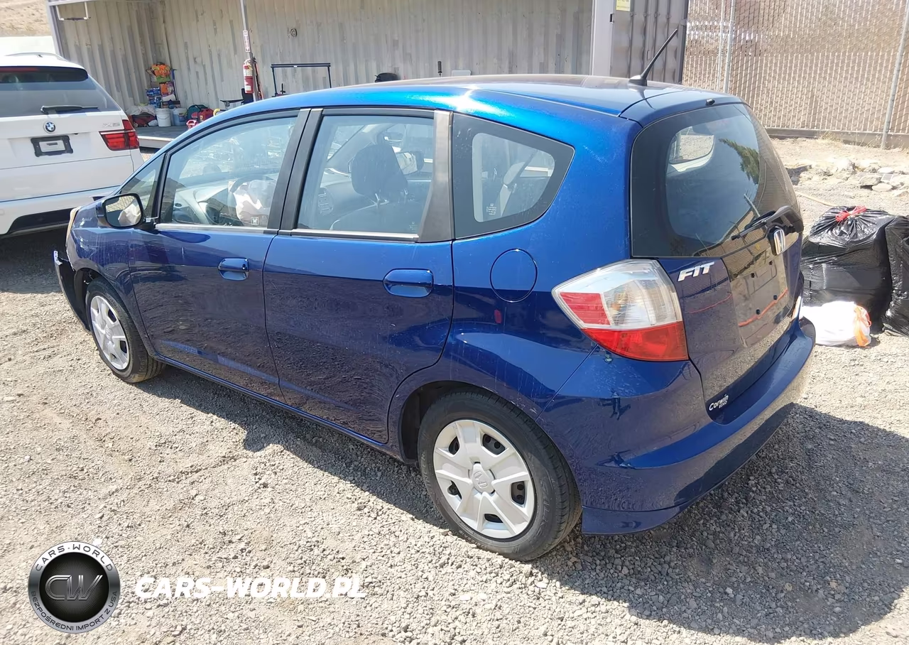 2012 Honda Fit VIN:JHMGE8H35CC004947 - 3