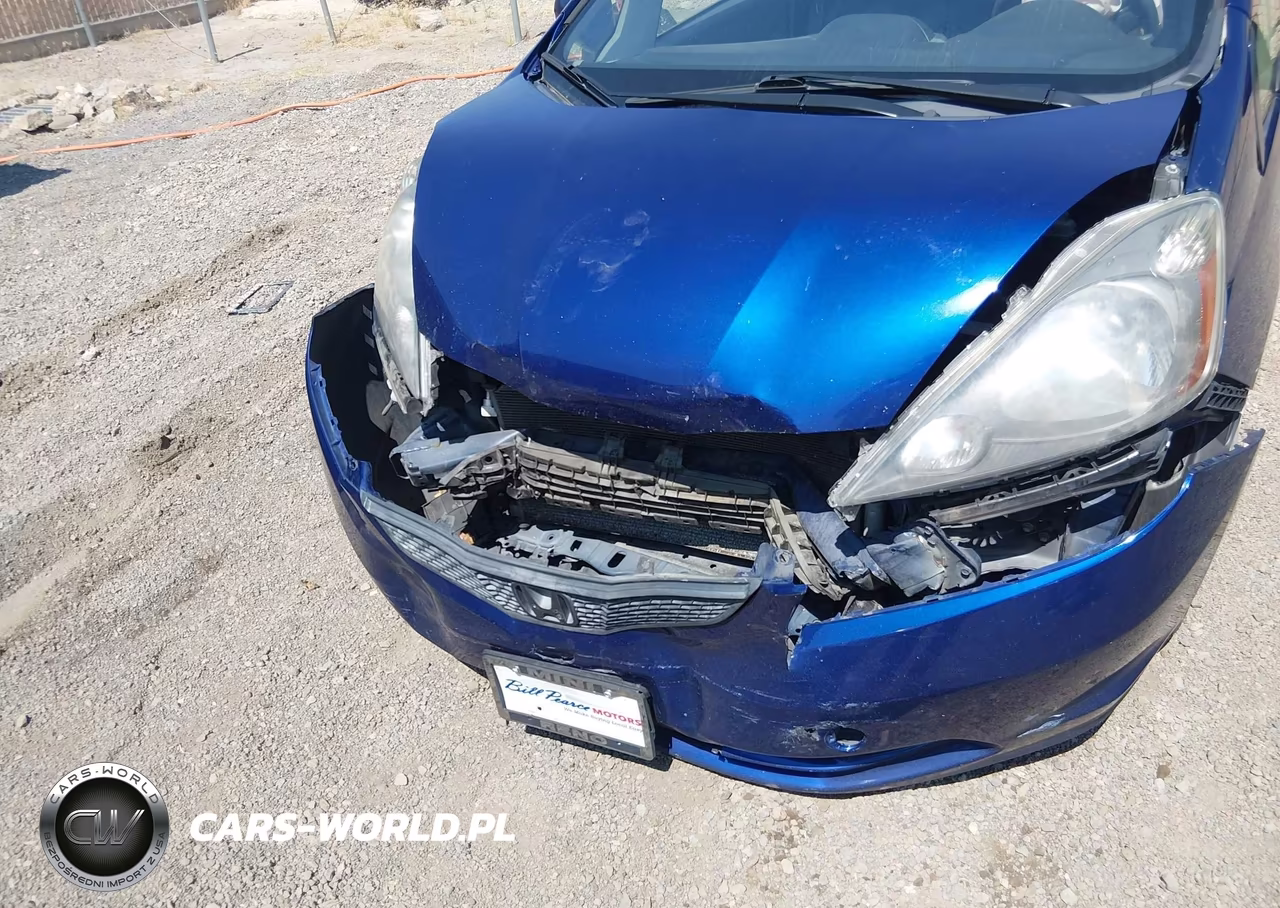 2012 Honda Fit VIN:JHMGE8H35CC004947 - 6