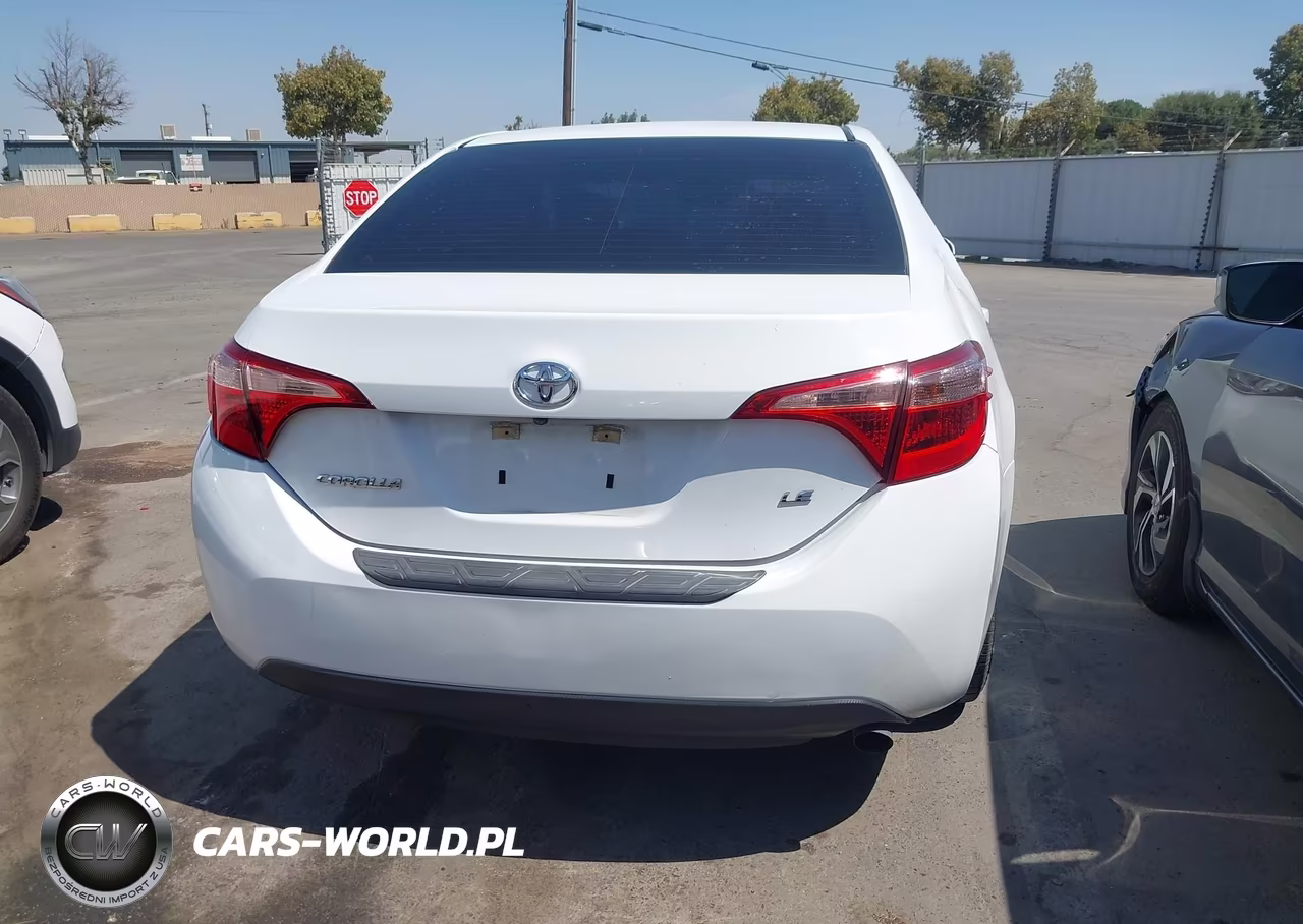 2019 Toyota Corolla Le VIN:5YFBURHEXKP875032 - 16
