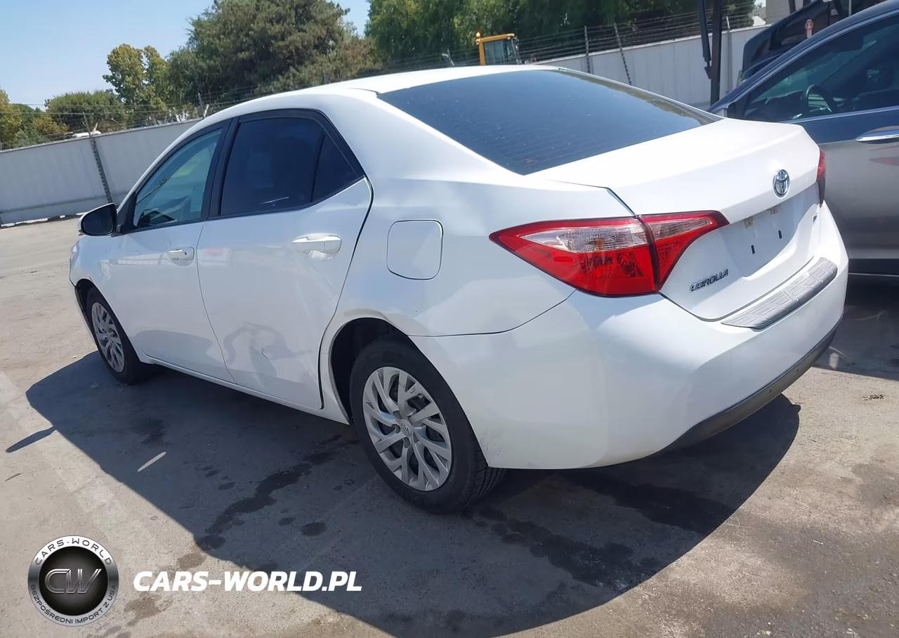 2019 Toyota Corolla Le VIN:5YFBURHEXKP875032 - 3