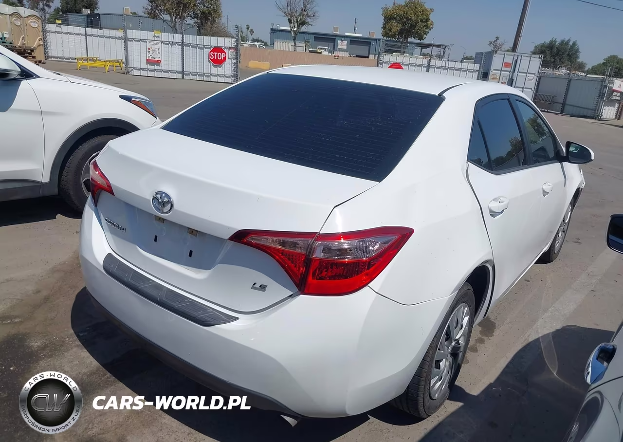 2019 Toyota Corolla Le VIN:5YFBURHEXKP875032 - 4
