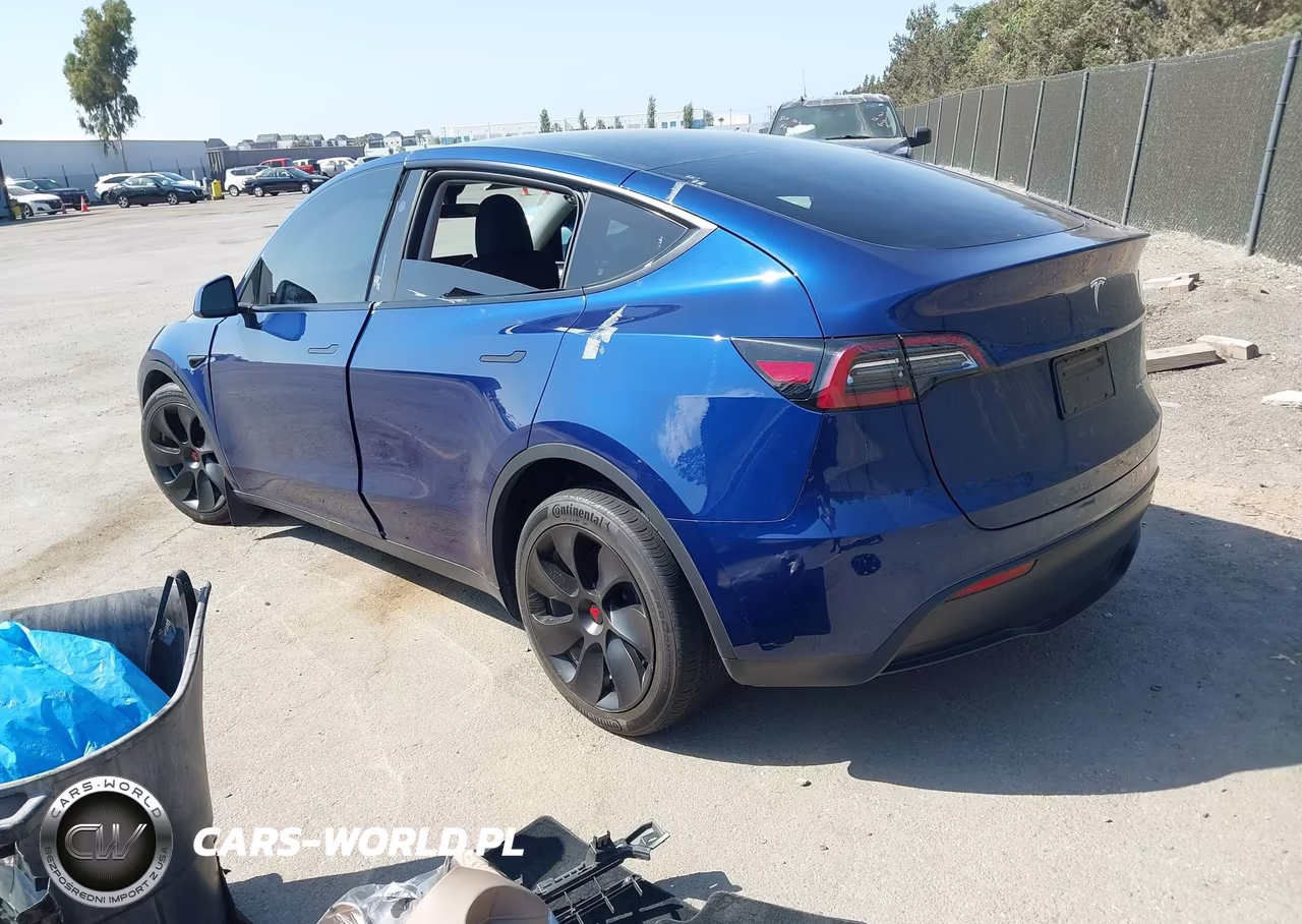 2024 Tesla Model Y Long Range Dual Motor All-Wheel Drive VIN:7SAYGDEE7RF031306 - 3